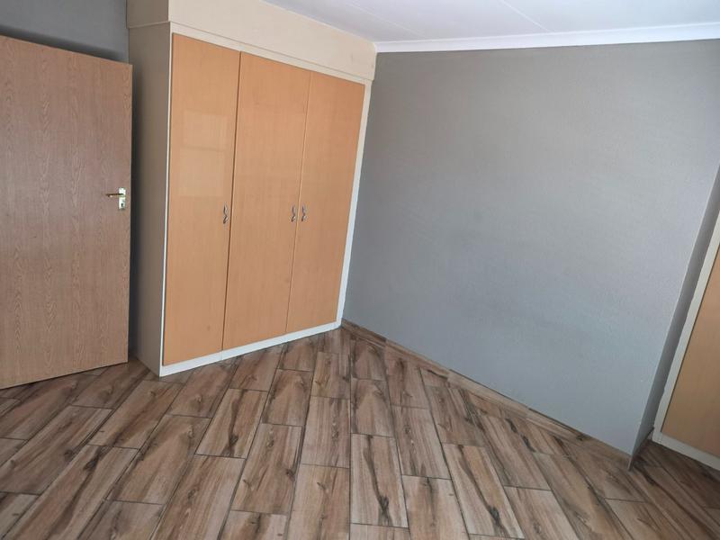 To Let 3 Bedroom Property for Rent in Rangeview Gauteng