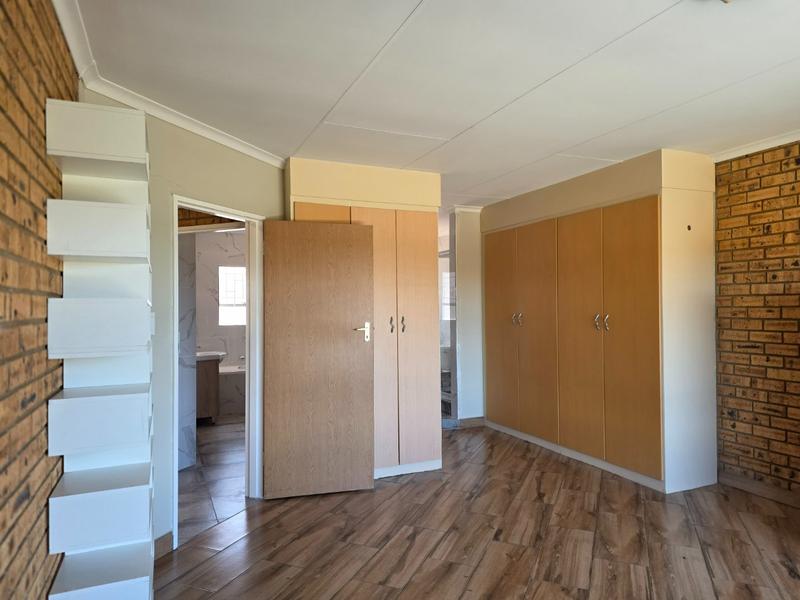 To Let 3 Bedroom Property for Rent in Rangeview Gauteng