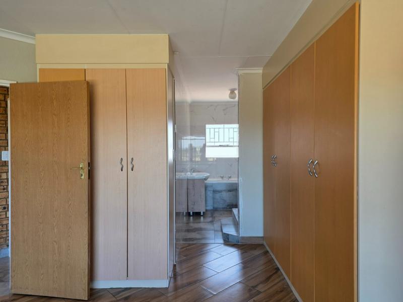 To Let 3 Bedroom Property for Rent in Rangeview Gauteng