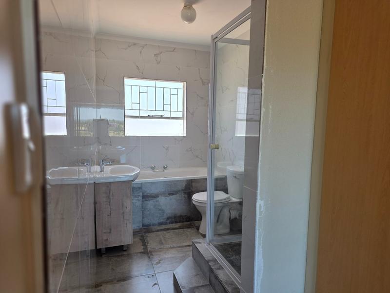 To Let 3 Bedroom Property for Rent in Rangeview Gauteng