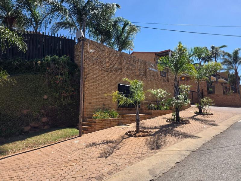 To Let 3 Bedroom Property for Rent in Rangeview Gauteng