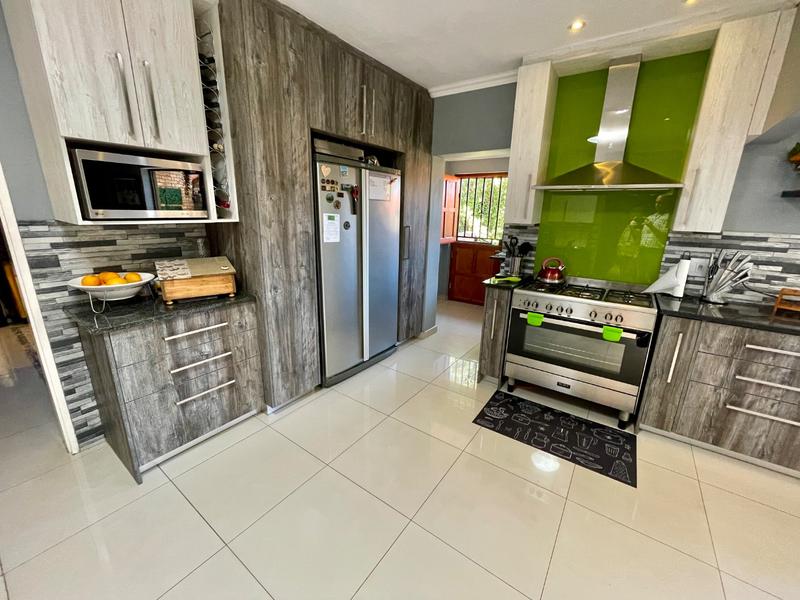 6 Bedroom Property for Sale in Kenmare Gauteng