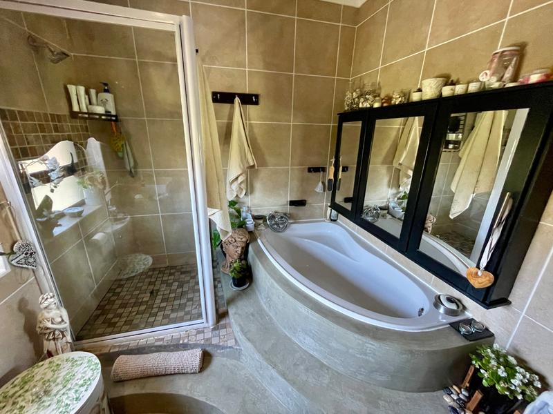 6 Bedroom Property for Sale in Kenmare Gauteng