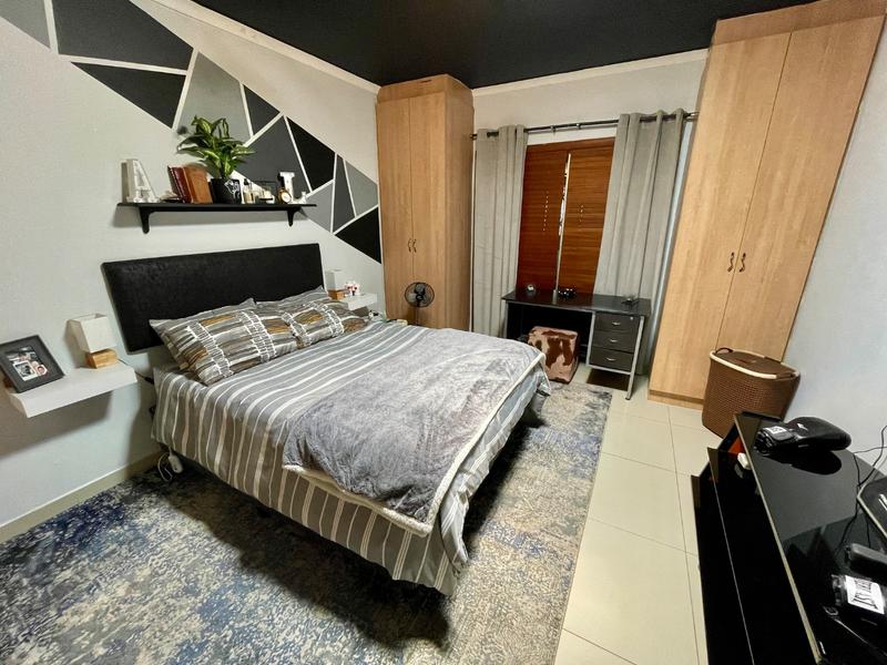 6 Bedroom Property for Sale in Kenmare Gauteng