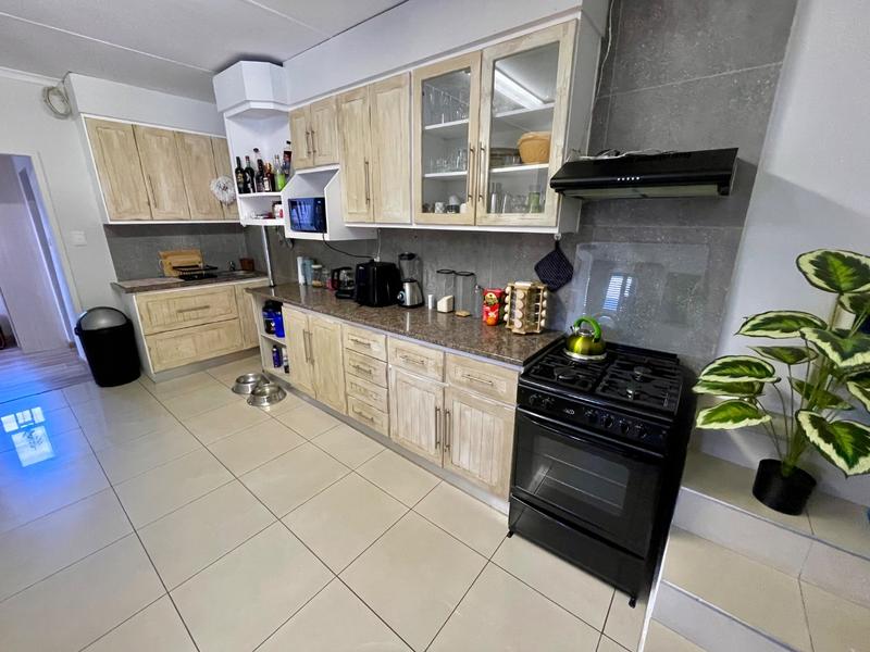 6 Bedroom Property for Sale in Kenmare Gauteng