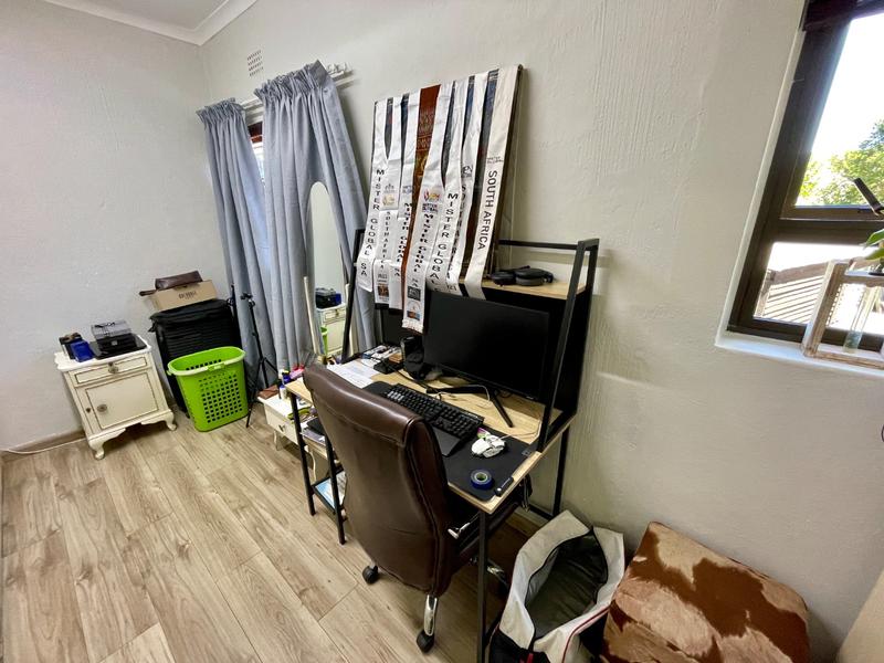 6 Bedroom Property for Sale in Kenmare Gauteng