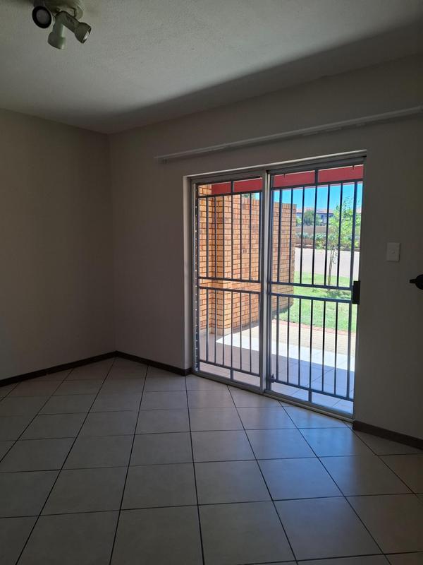 To Let 2 Bedroom Property for Rent in Stone Ridge Gauteng