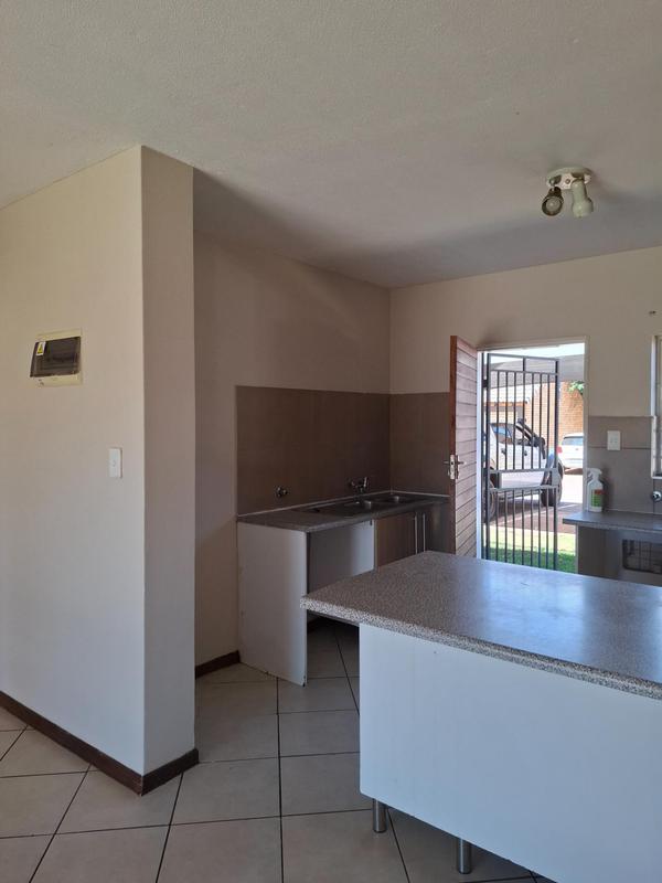 To Let 2 Bedroom Property for Rent in Stone Ridge Gauteng