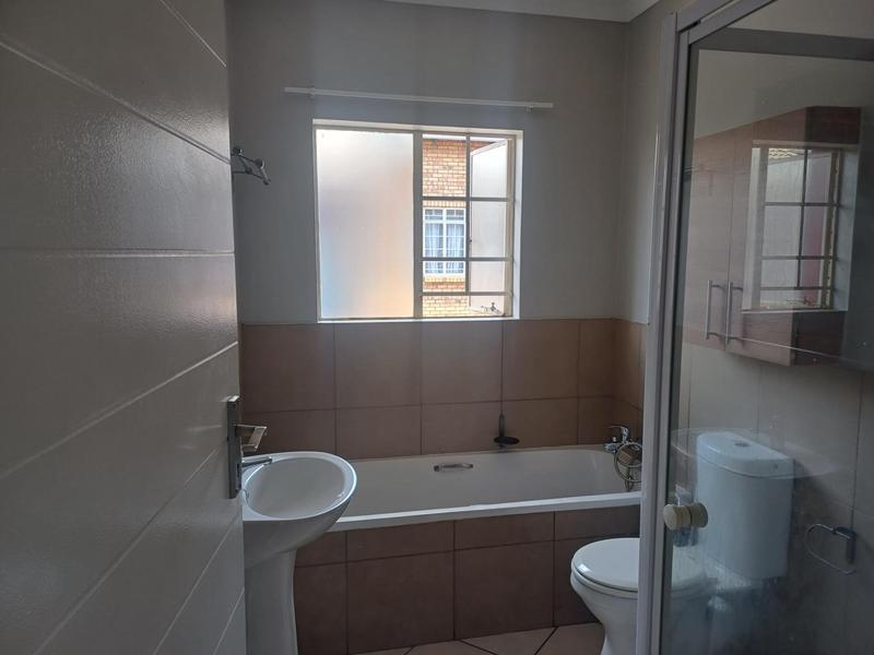 To Let 2 Bedroom Property for Rent in Stone Ridge Gauteng