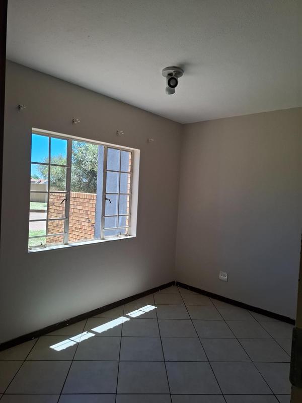 To Let 2 Bedroom Property for Rent in Stone Ridge Gauteng