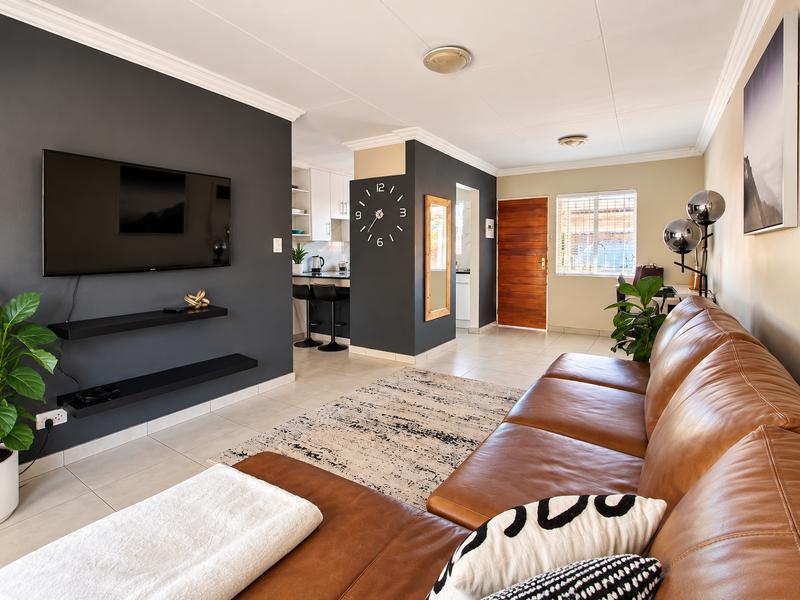 To Let 2 Bedroom Property for Rent in Die Hoewes Gauteng
