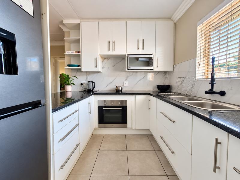 To Let 2 Bedroom Property for Rent in Die Hoewes Gauteng