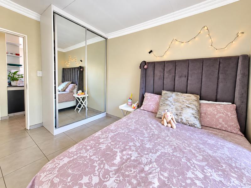 To Let 2 Bedroom Property for Rent in Die Hoewes Gauteng