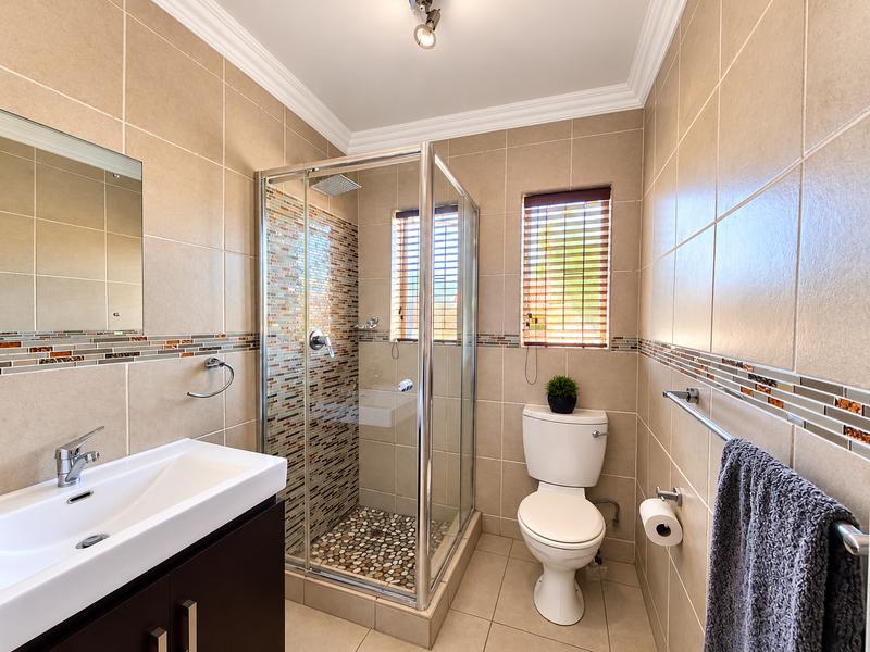 To Let 2 Bedroom Property for Rent in Die Hoewes Gauteng