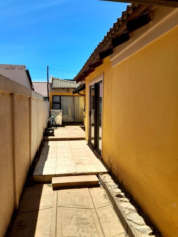 3 Bedroom Property for Sale in Protea Glen Gauteng