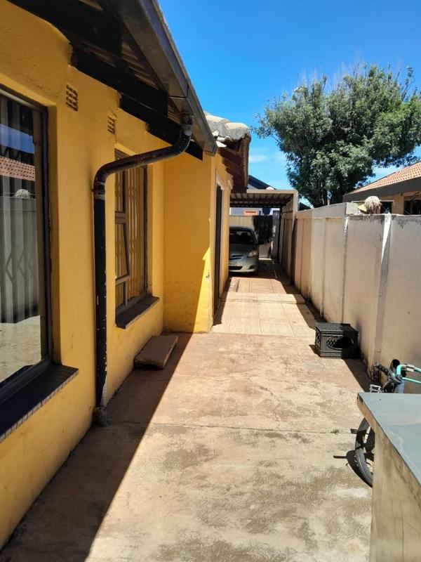 3 Bedroom Property for Sale in Protea Glen Gauteng