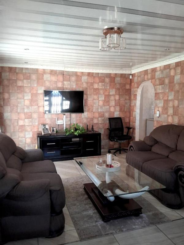 3 Bedroom Property for Sale in Protea Glen Gauteng