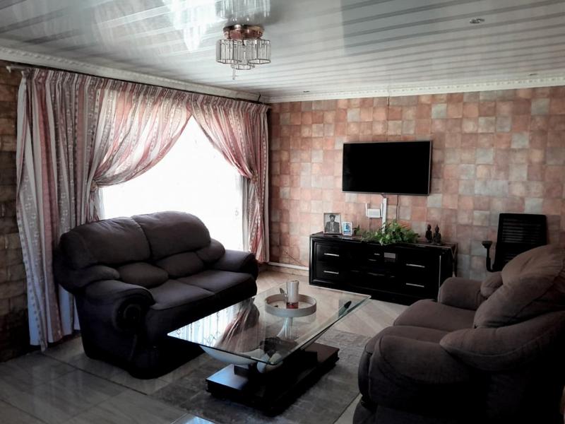 3 Bedroom Property for Sale in Protea Glen Gauteng