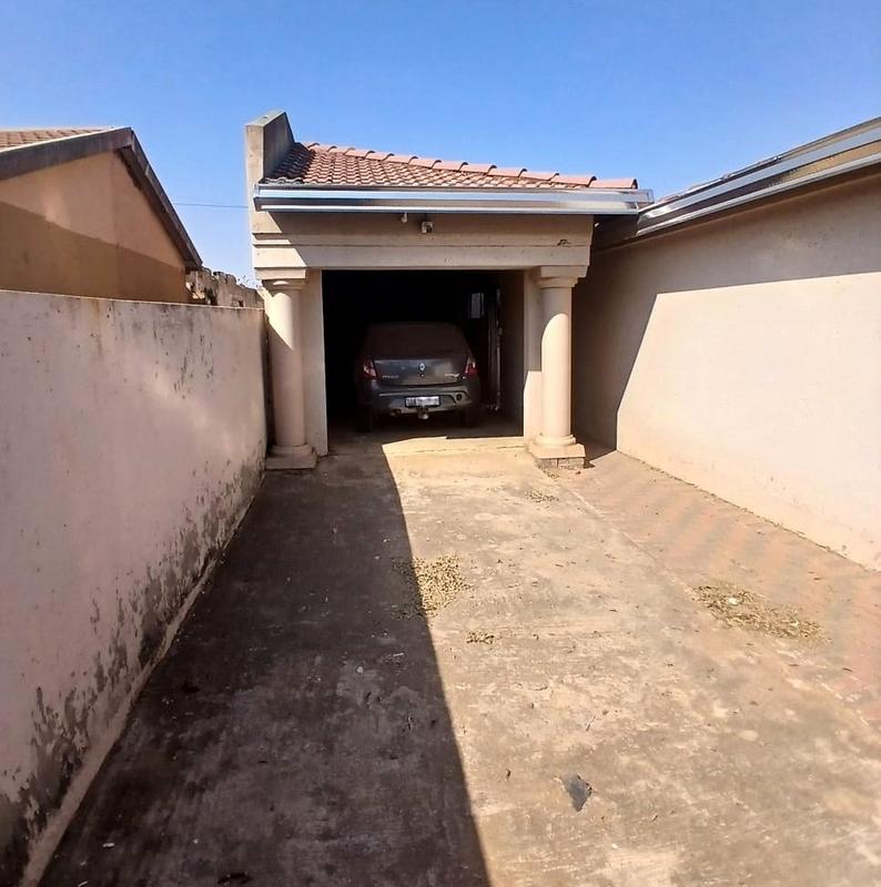 2 Bedroom Property for Sale in Tokoza Gauteng