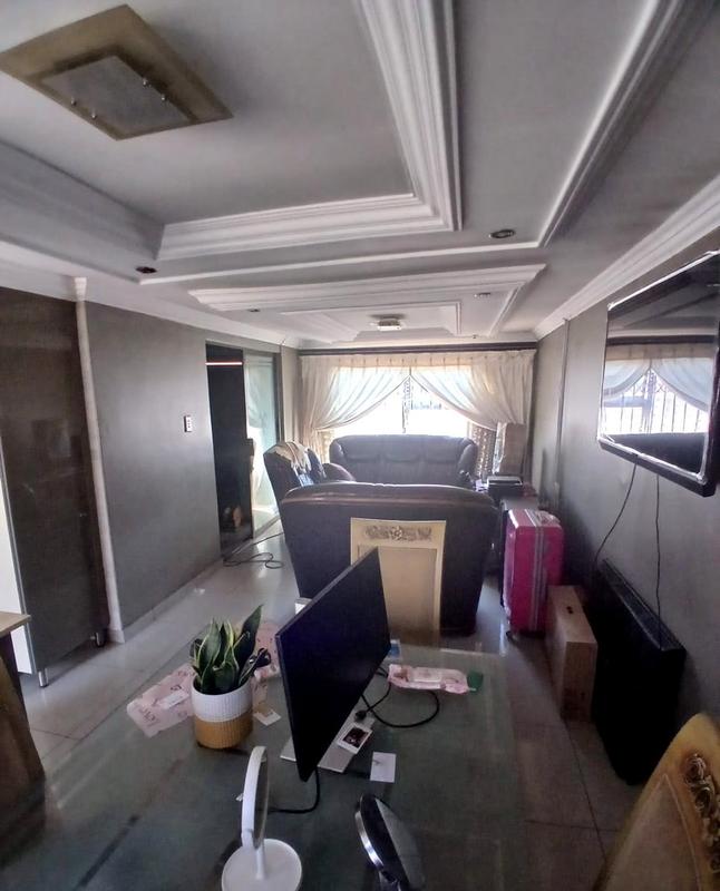 2 Bedroom Property for Sale in Tokoza Gauteng