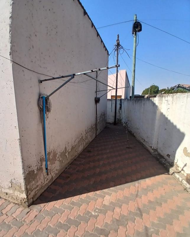 2 Bedroom Property for Sale in Tokoza Gauteng