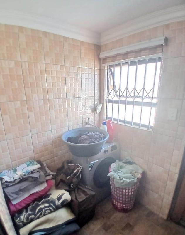 2 Bedroom Property for Sale in Tokoza Gauteng