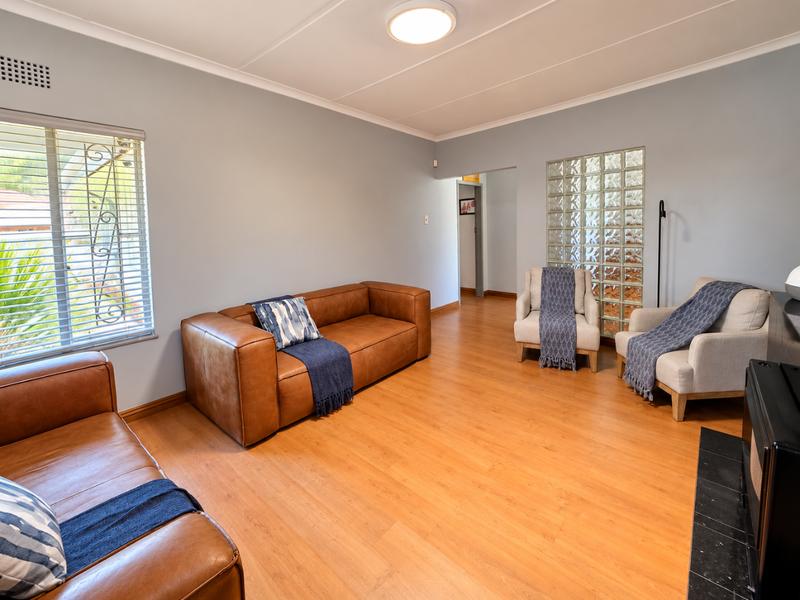 5 Bedroom Property for Sale in Glen Marais Gauteng