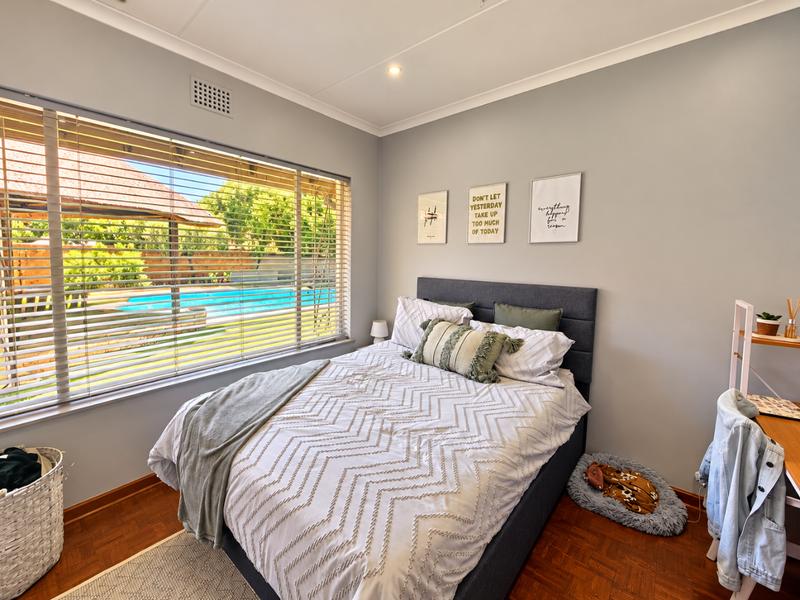 5 Bedroom Property for Sale in Glen Marais Gauteng