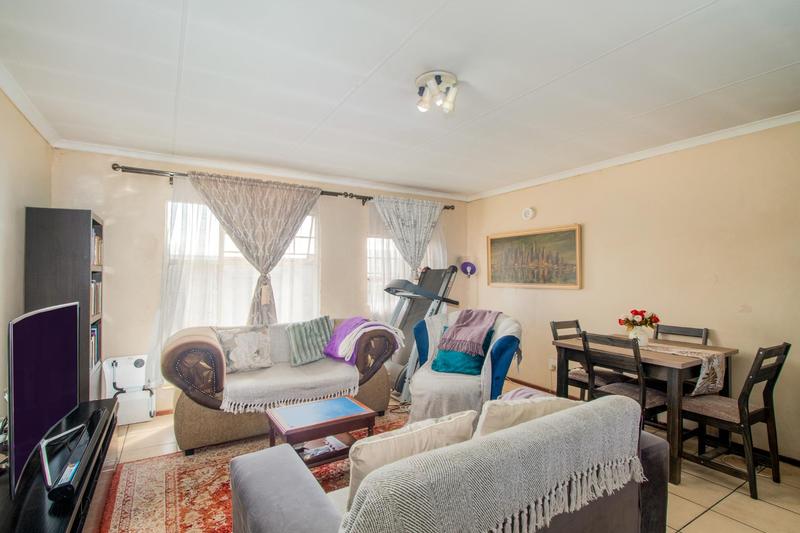 2 Bedroom Property for Sale in Weltevreden Park Gauteng