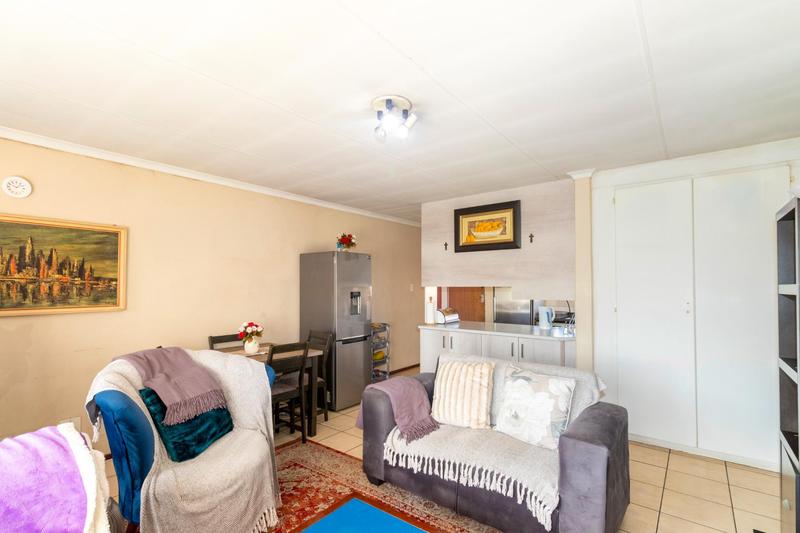 2 Bedroom Property for Sale in Weltevreden Park Gauteng