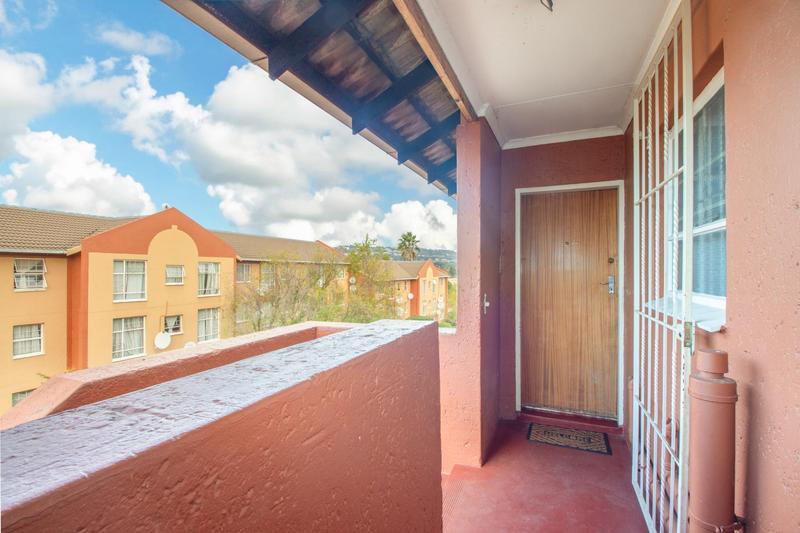 2 Bedroom Property for Sale in Weltevreden Park Gauteng