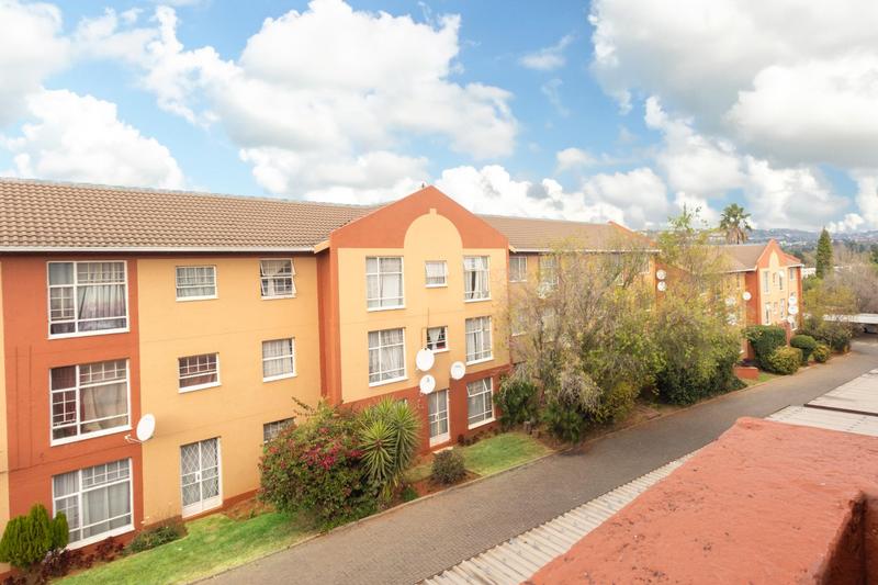 2 Bedroom Property for Sale in Weltevreden Park Gauteng