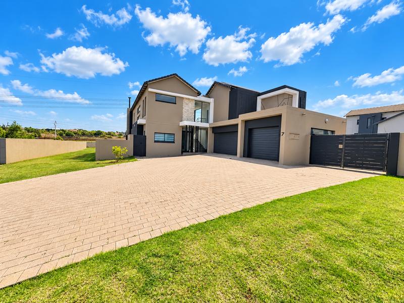 5 Bedroom Property for Sale in Midstream Meadows Gauteng