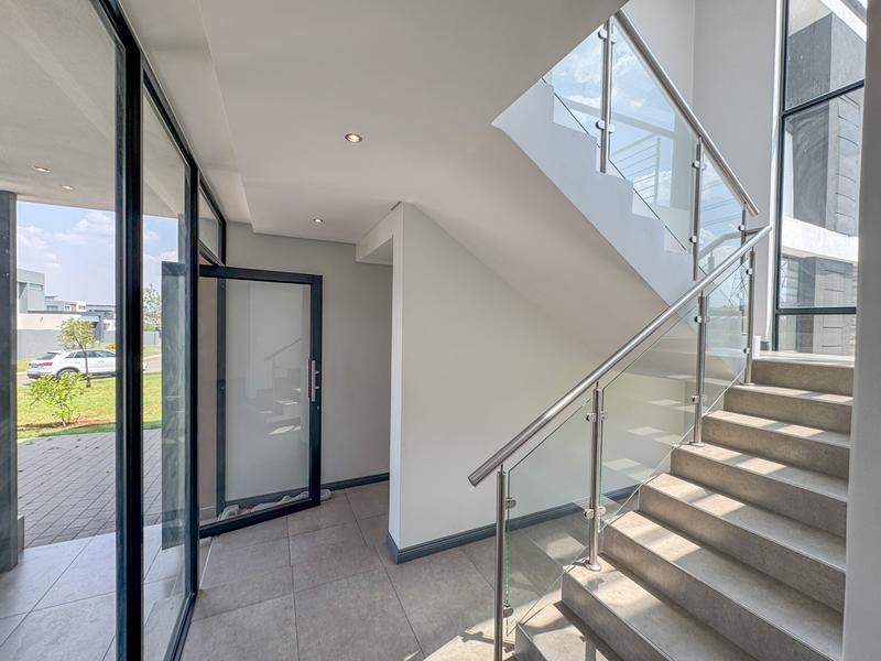5 Bedroom Property for Sale in Midstream Meadows Gauteng