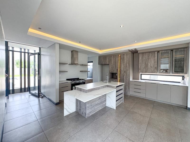 5 Bedroom Property for Sale in Midstream Meadows Gauteng