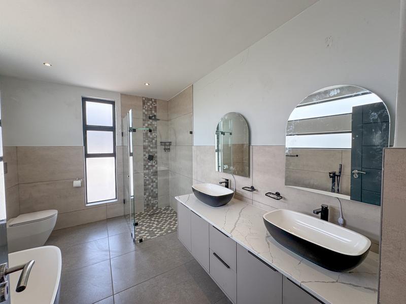 5 Bedroom Property for Sale in Midstream Meadows Gauteng