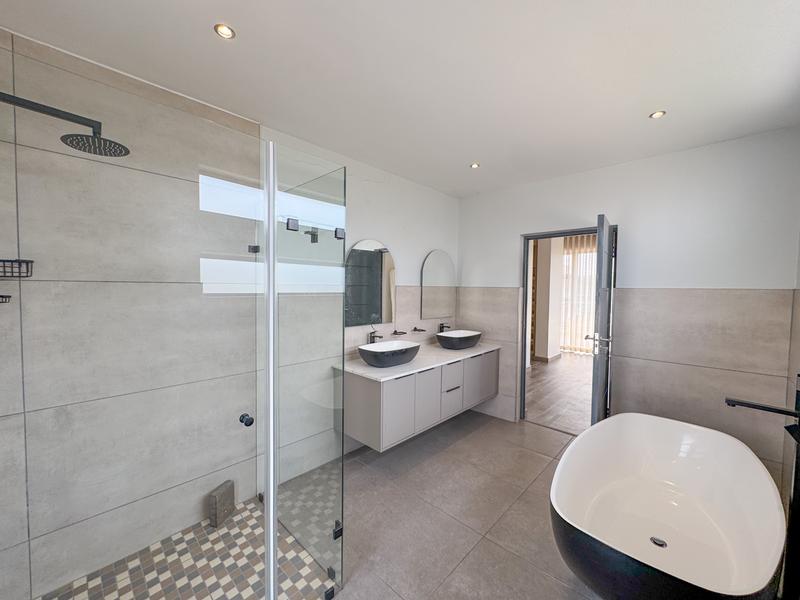 5 Bedroom Property for Sale in Midstream Meadows Gauteng