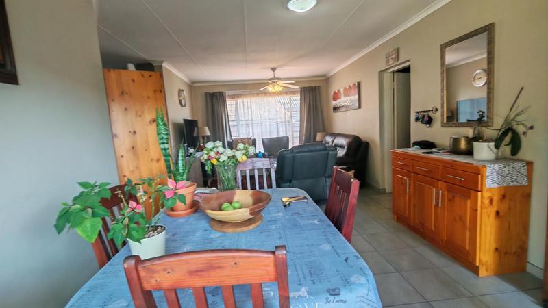 3 Bedroom Property for Sale in Rooihuiskraal North Gauteng