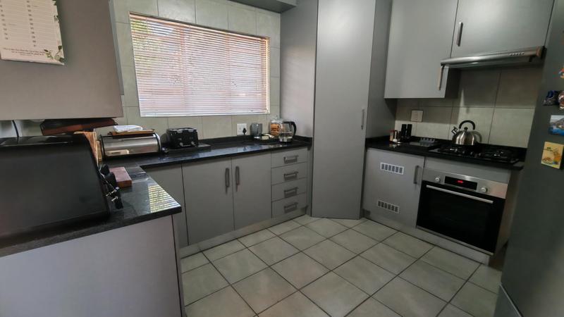 3 Bedroom Property for Sale in Rooihuiskraal North Gauteng