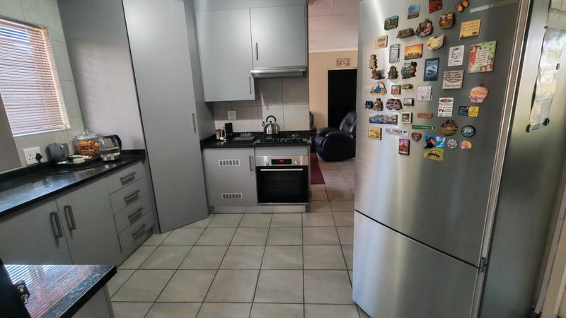 3 Bedroom Property for Sale in Rooihuiskraal North Gauteng