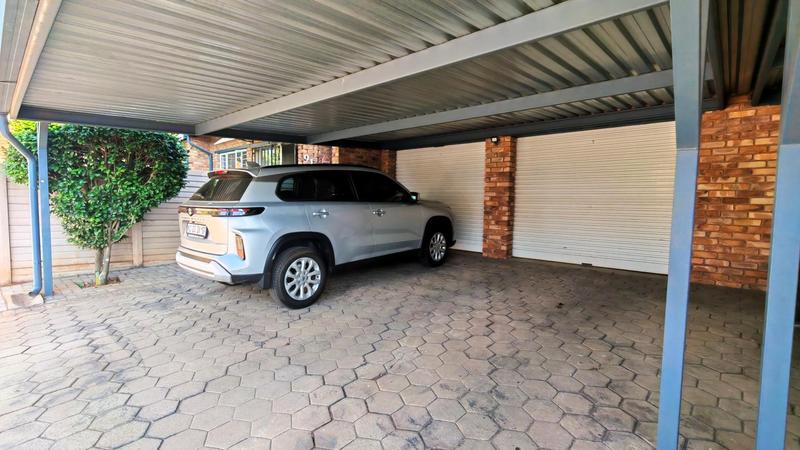 3 Bedroom Property for Sale in Rooihuiskraal North Gauteng