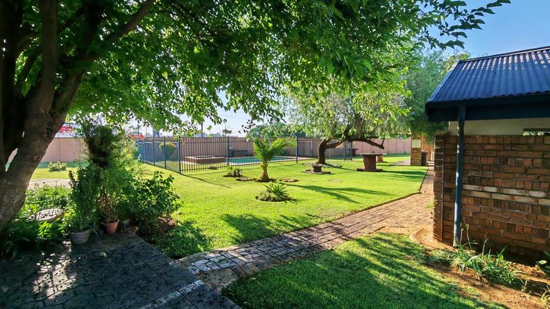 3 Bedroom Property for Sale in Rooihuiskraal North Gauteng