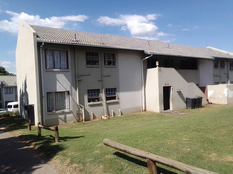 To Let 2 Bedroom Property for Rent in Lyndhurst Gauteng