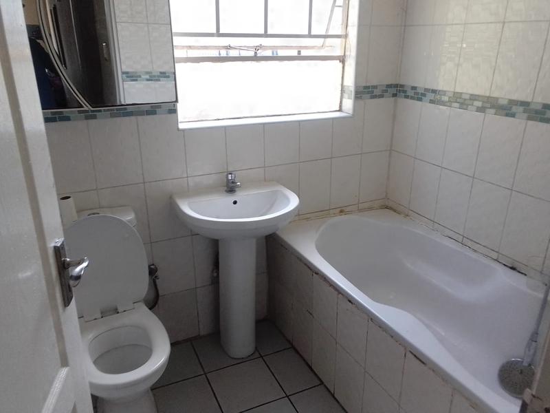 To Let 2 Bedroom Property for Rent in Lyndhurst Gauteng