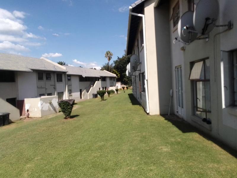 To Let 2 Bedroom Property for Rent in Lyndhurst Gauteng
