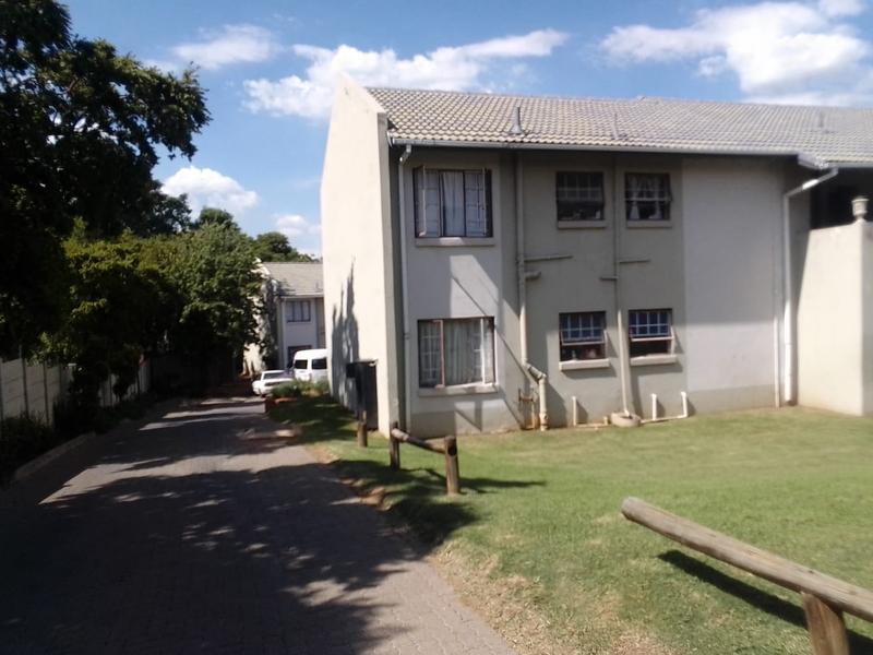 To Let 2 Bedroom Property for Rent in Lyndhurst Gauteng