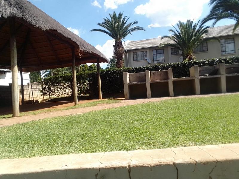 To Let 2 Bedroom Property for Rent in Lyndhurst Gauteng