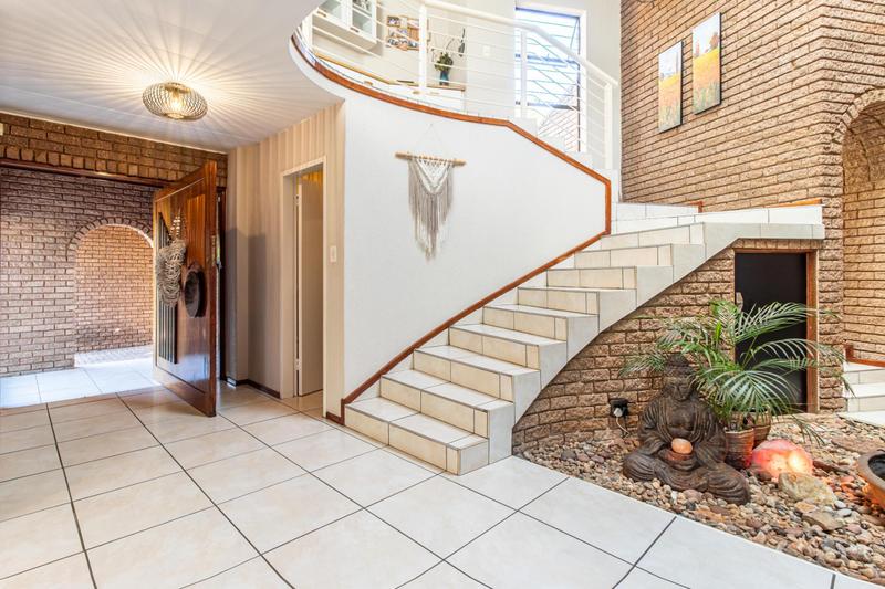 5 Bedroom Property for Sale in Noordheuwel Gauteng