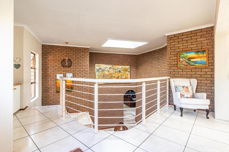 5 Bedroom Property for Sale in Noordheuwel Gauteng