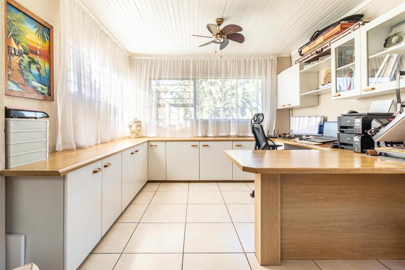 5 Bedroom Property for Sale in Noordheuwel Gauteng